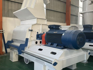 Sawdust Crusher Machine